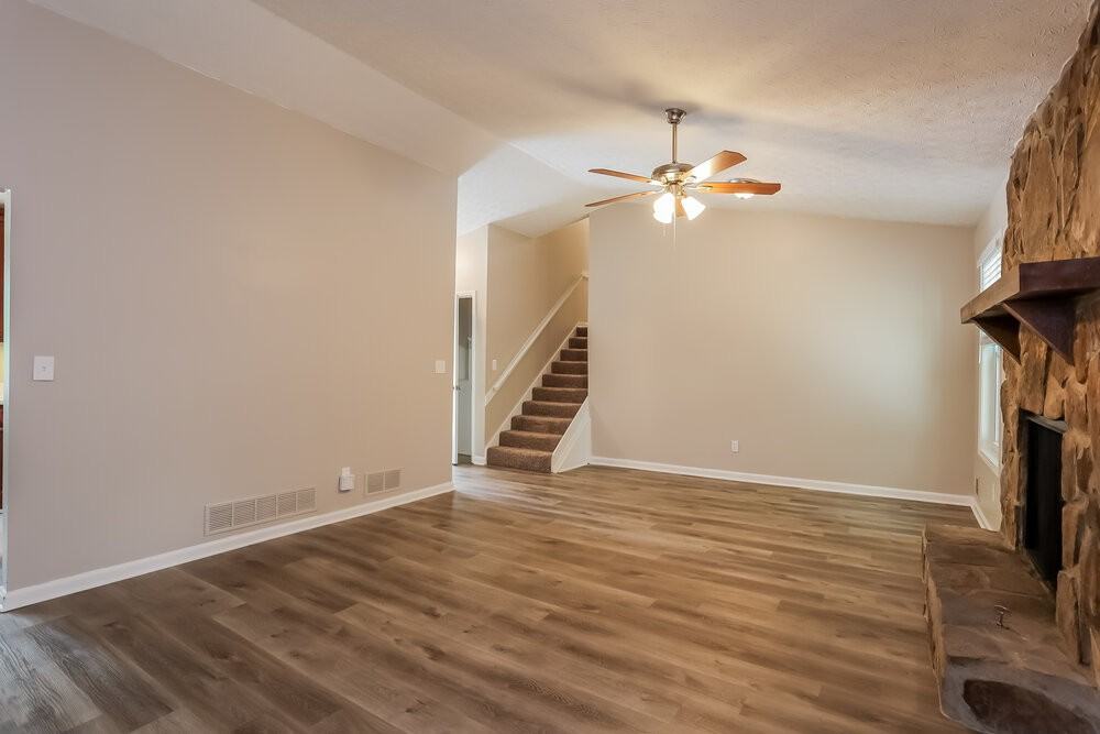392 Doeskin Ln Se - Photo 5 of 17