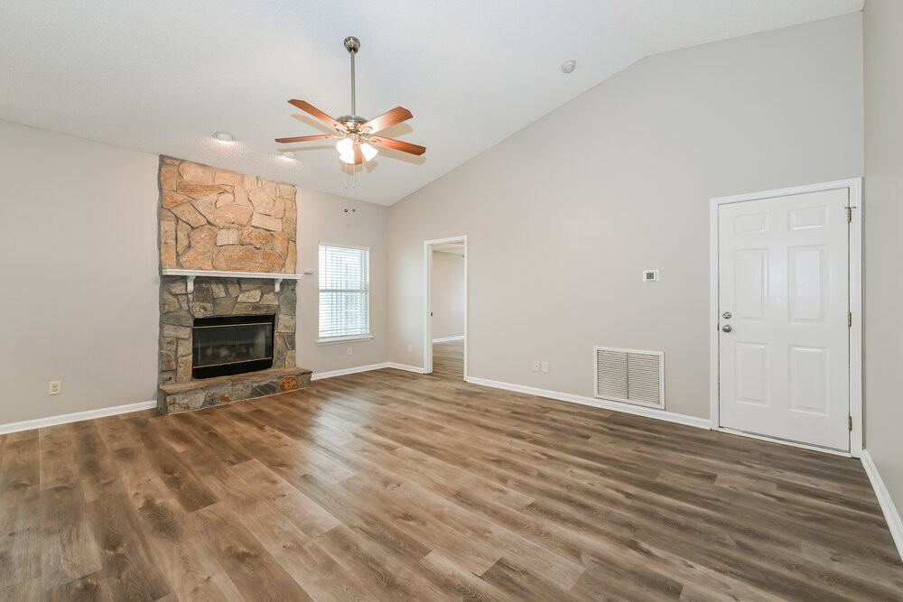 550 Whitfield Rd - Photo 3 of 16