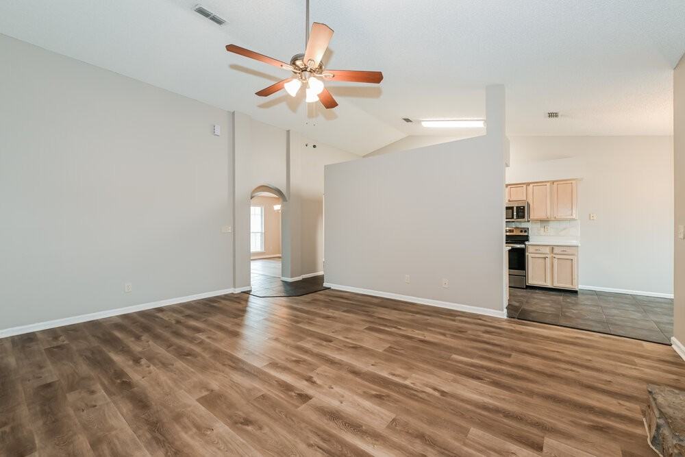 550 Whitfield Rd - Photo 4 of 16