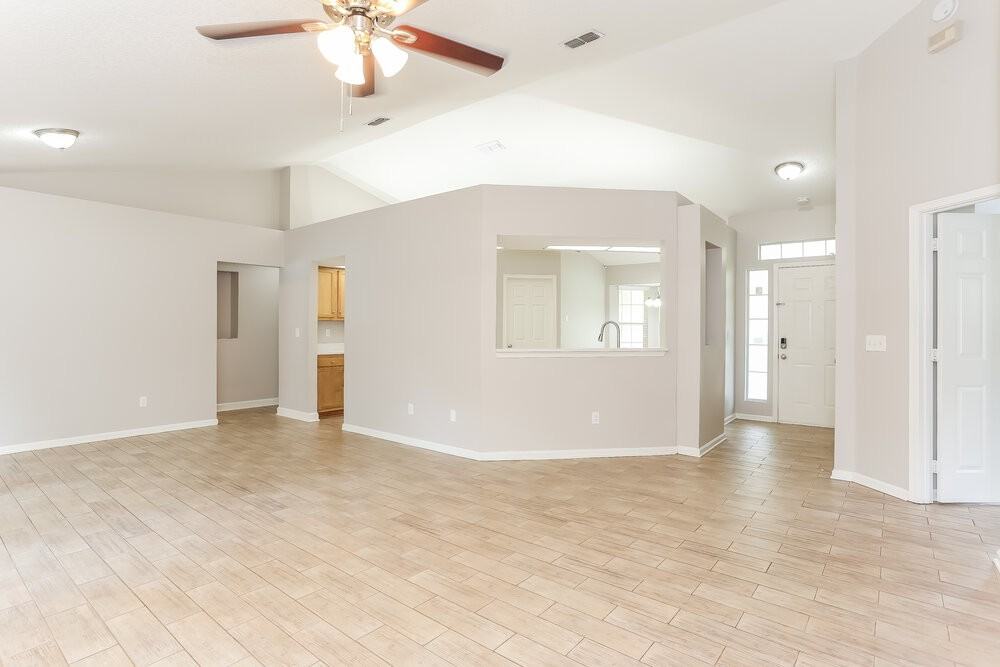 4408 Jiggermast Ave - Photo 3 of 16