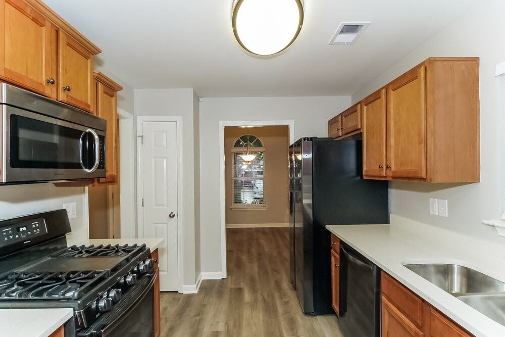 254 Highland Falls Blvd - Photo 7 of 16
