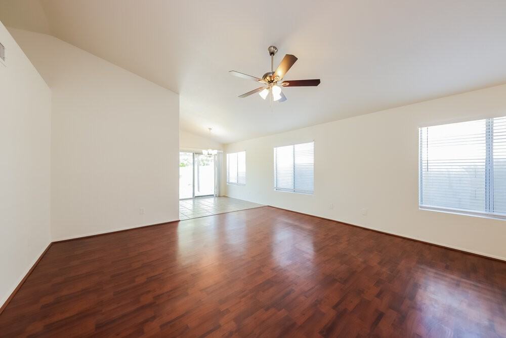 8449 W Wethersfield Rd - Photo 4 of 16