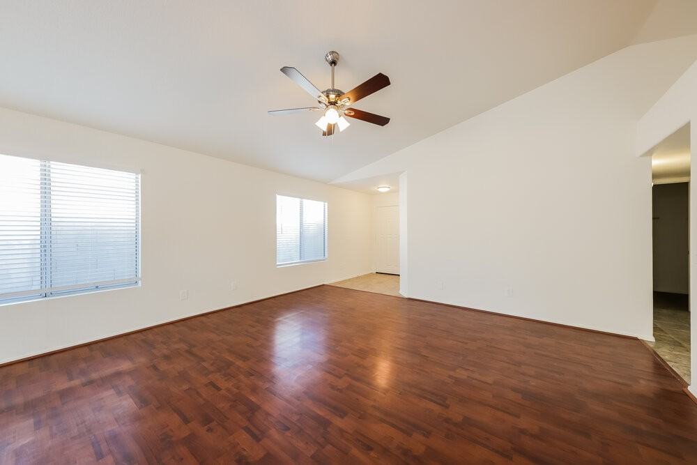 8449 W Wethersfield Rd - Photo 5 of 16