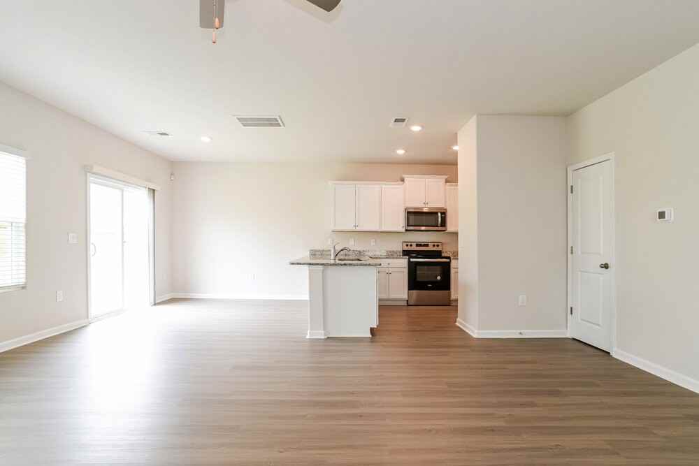 8014 Moose Creek Dr - Photo 5 of 17