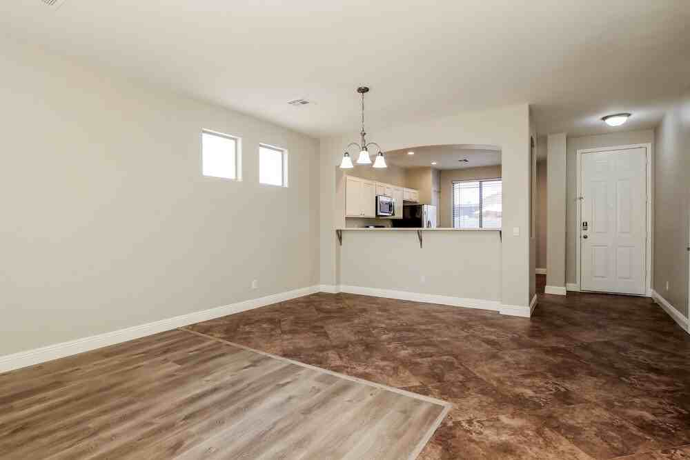 2122 S Edgewater - Photo 3 of 16
