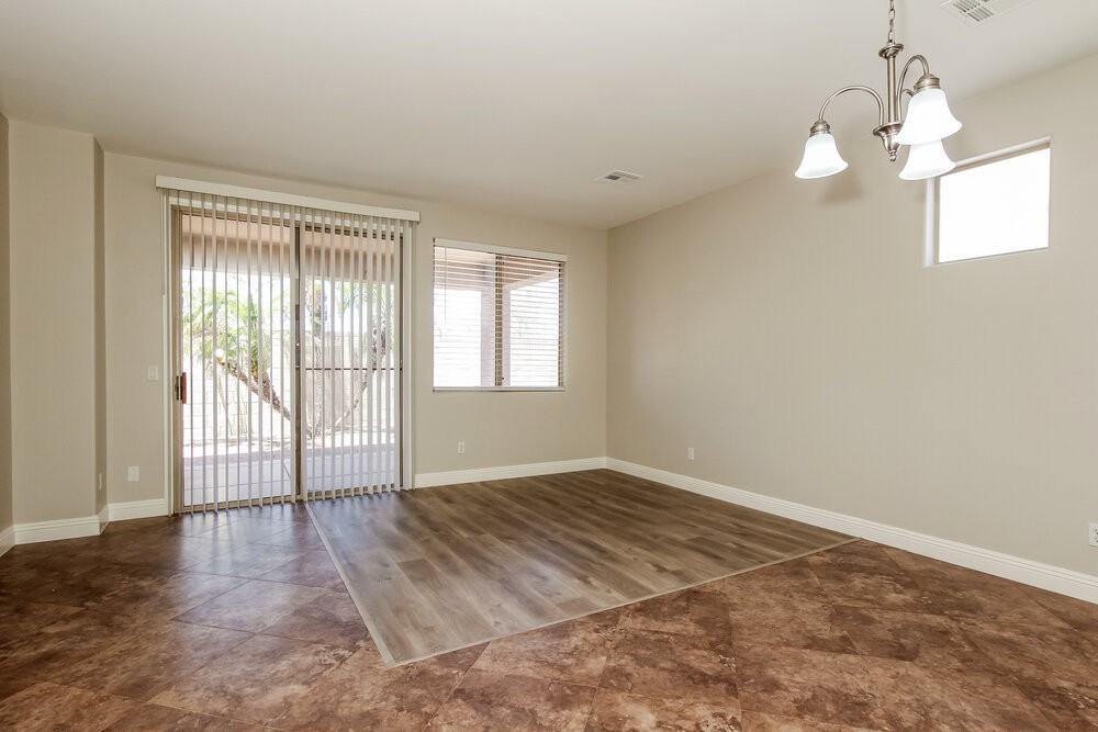 2122 S Edgewater - Photo 4 of 16