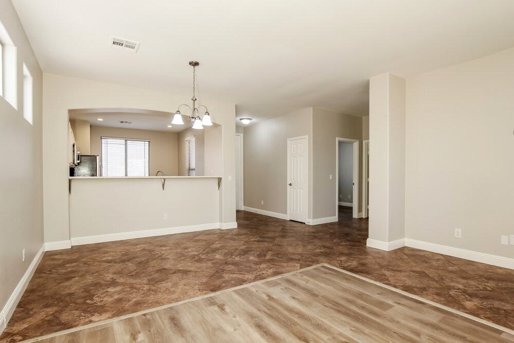 2122 S Edgewater - Photo 5 of 16