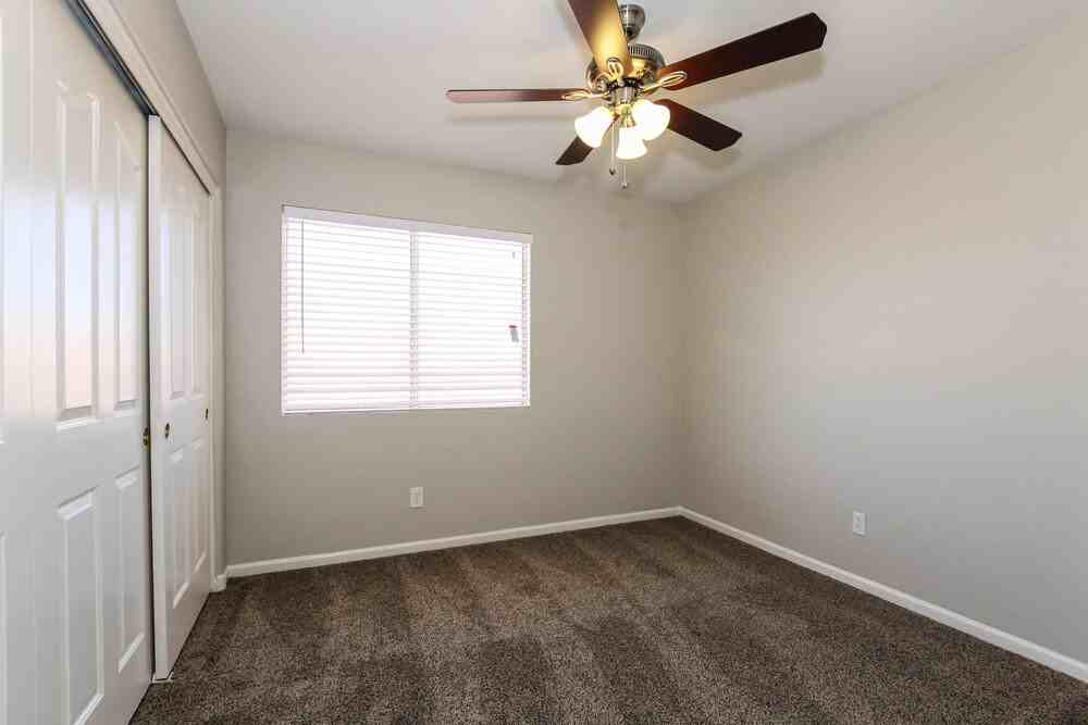 8760 W Melinda Ln - Photo 7 of 15