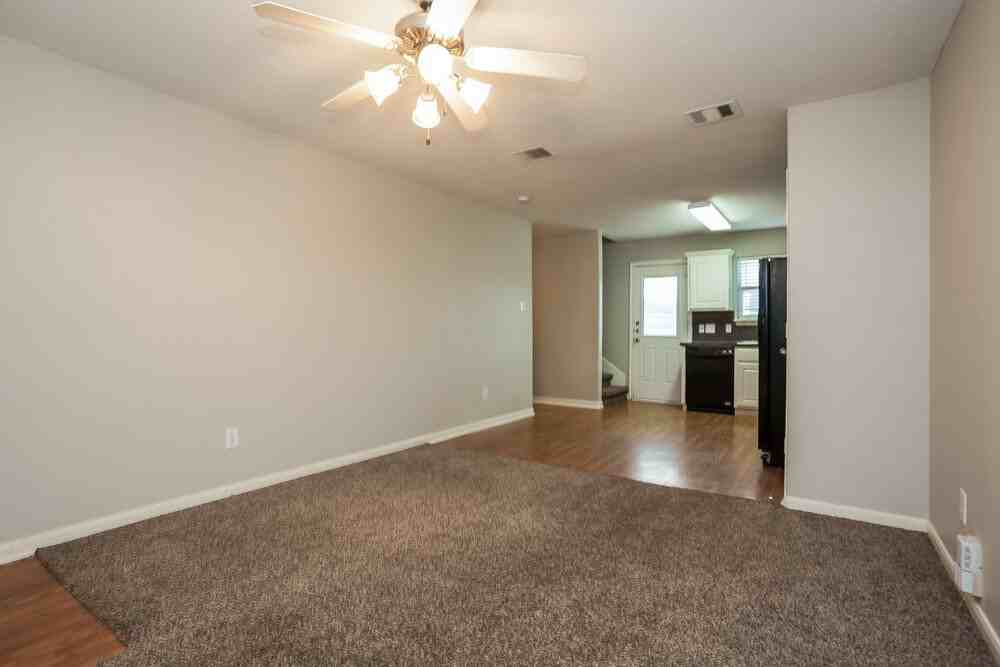 3922 Hollow Cove Ln - Photo 6 of 15