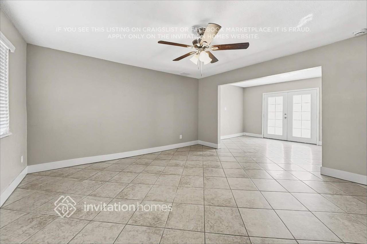 7005 N 76th Dr - Photo 4 of 20