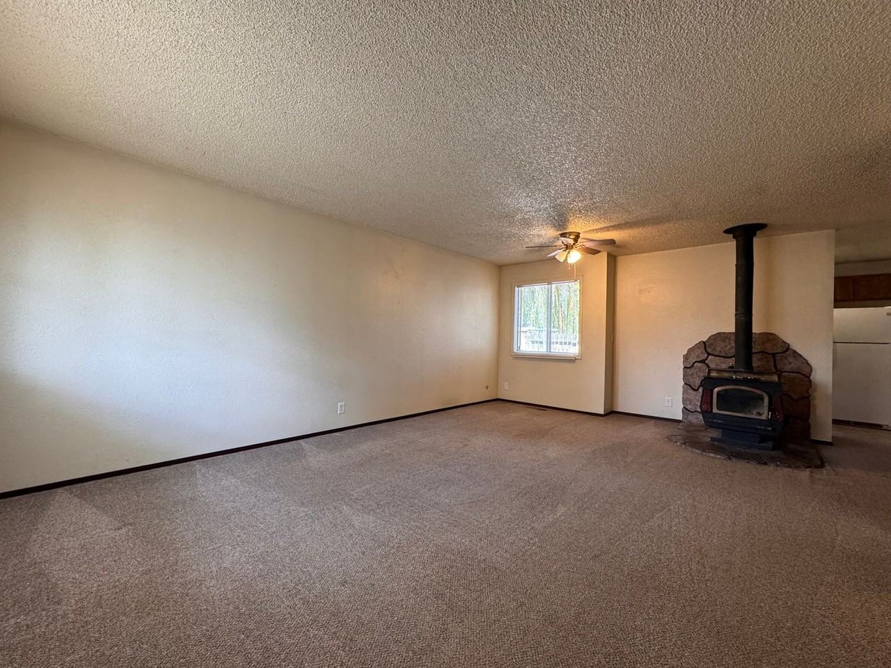 470-725 Reservoir Way - Photo 2 of 13