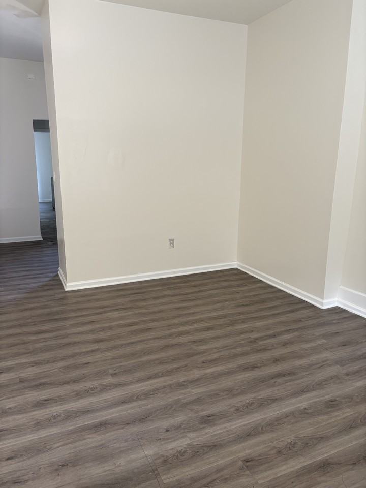214 S 13th St 1st Fl #1F - Photo 3 of 11