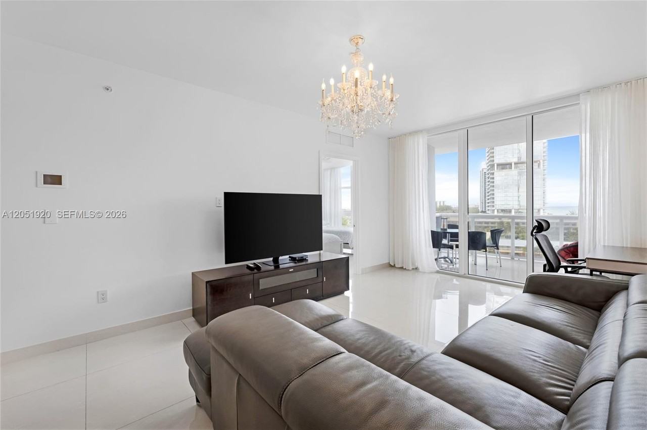 18201 Collins Avenue #902 - Photo 2 of 18