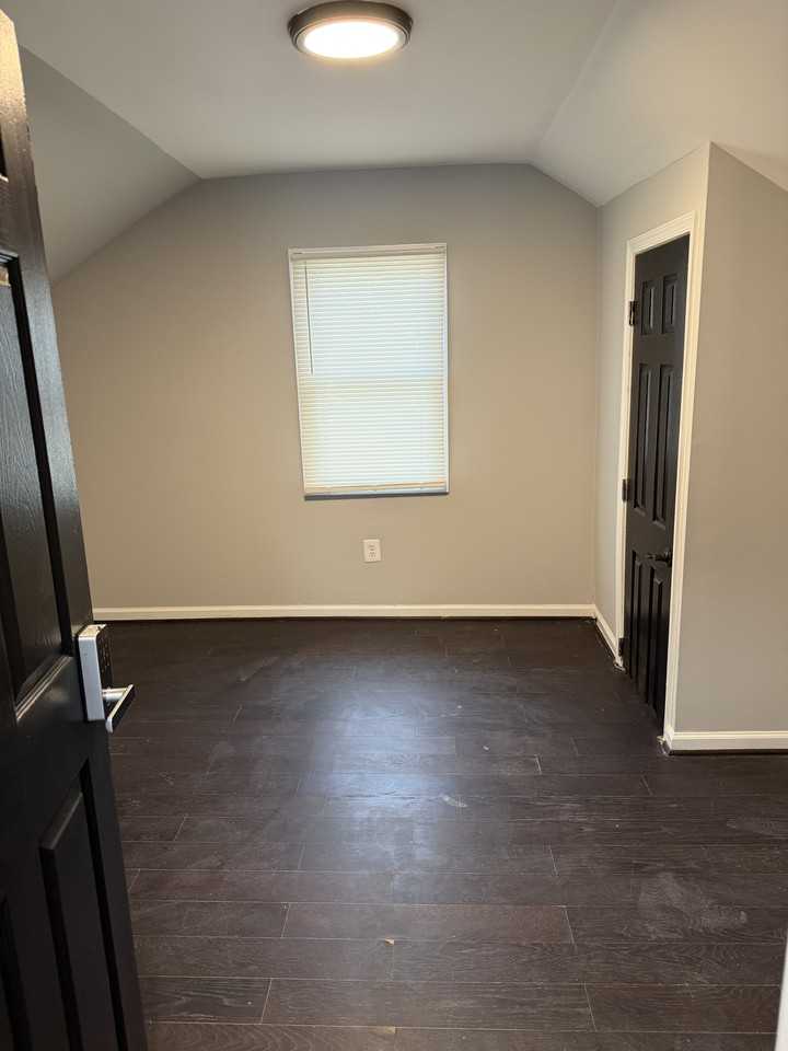 4613 Asbury Avenue #1A - Photo 5 of 15