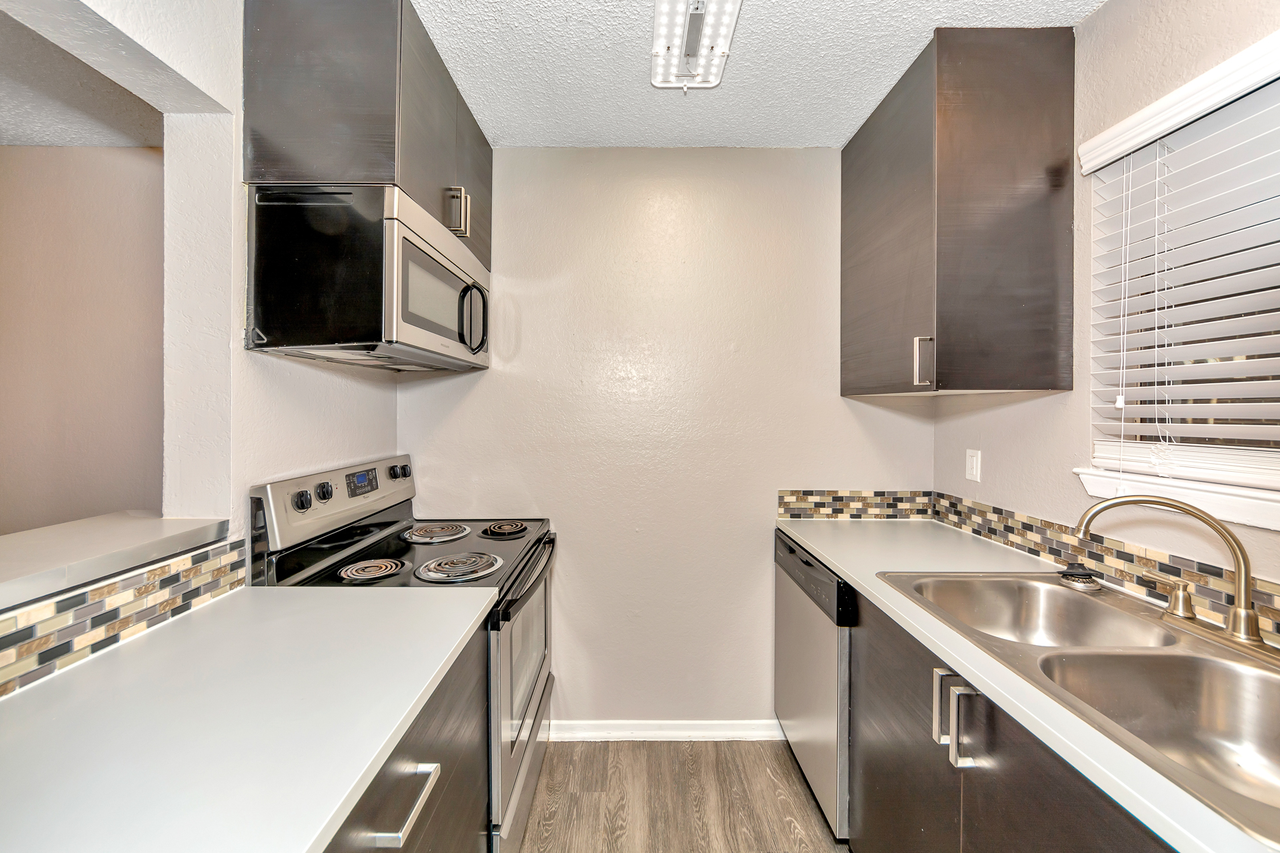 Hulen Park Place - Photo 2 of 20