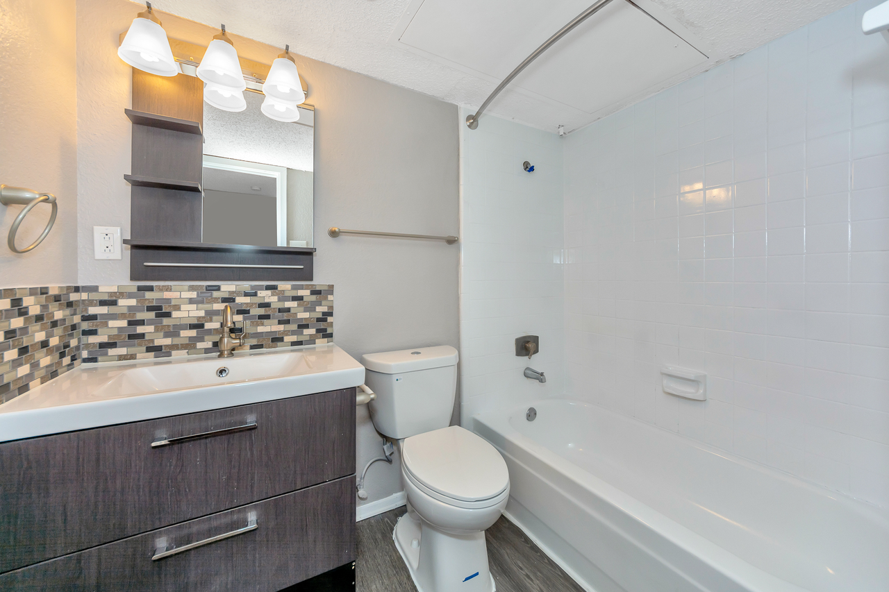 Hulen Park Place - Photo 5 of 20