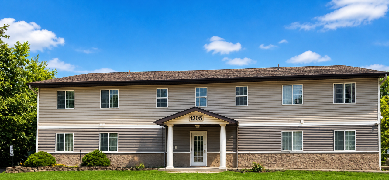 Lake Ripley Apartments - Photo 6 of 8