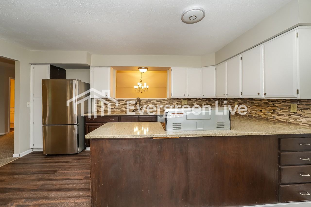 412 Wyoga Lake Blvd - Photo 5 of 15