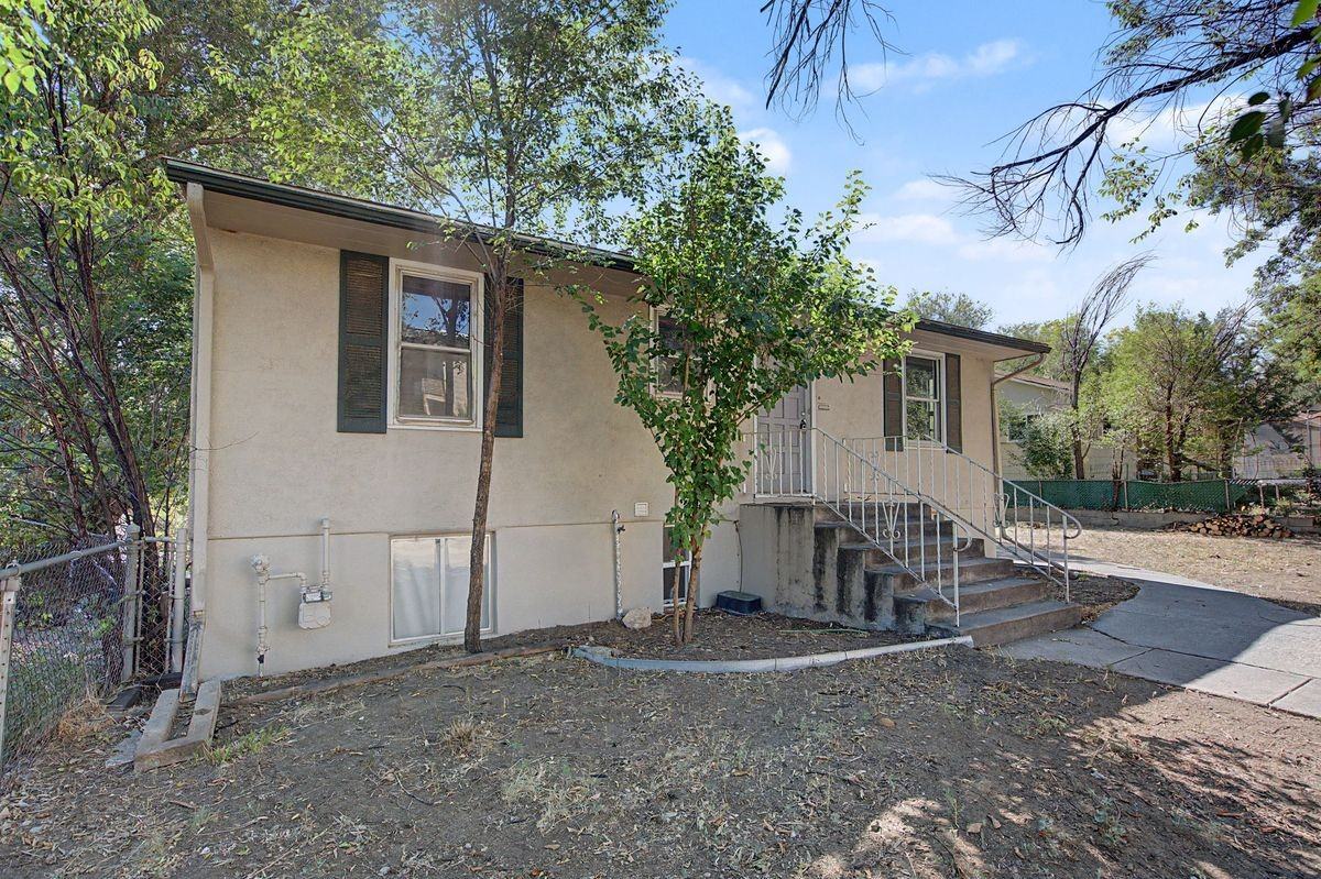 1121 Cooper Ave - Photo 2 of 29