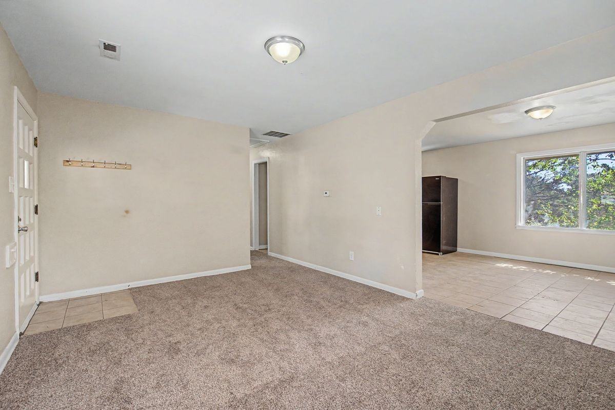 1121 Cooper Ave - Photo 4 of 29