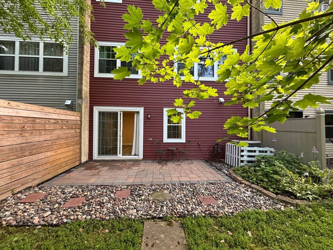 3 E Ridge Mews - Photo 3 of 3