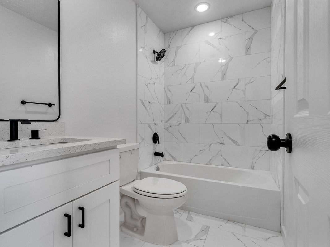 7428 Laura Koppe Rd ##B - Photo 3 of 14