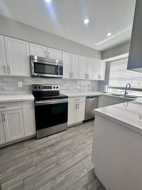 7512 Bolanos Ct - Photo 2 of 5