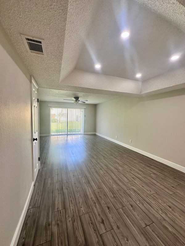 7512 Bolanos Ct - Photo 3 of 5