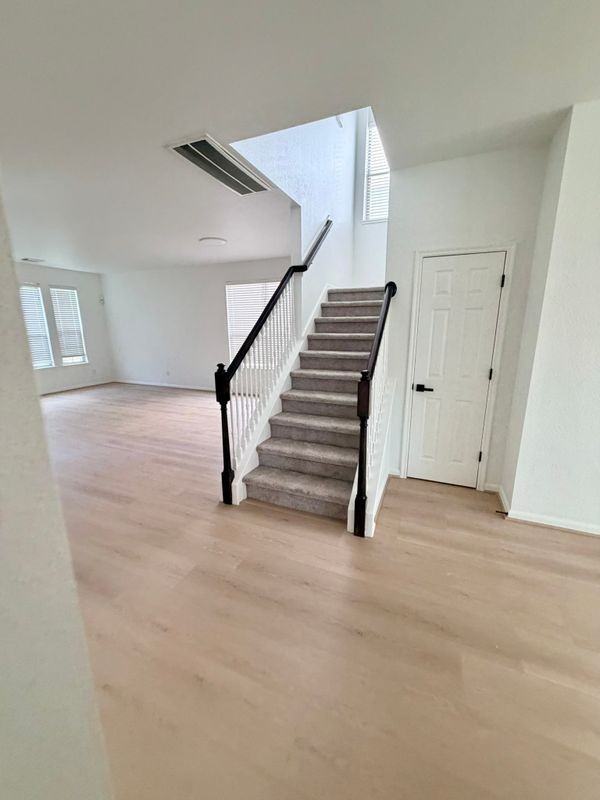 5530 Gable Meadows Dr - Photo 3 of 16