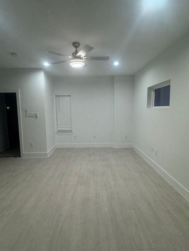 7608 Easter St - Photo 2 of 22