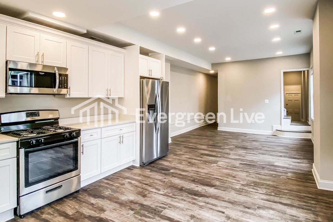 427 N Streeper St - Photo 4 of 15