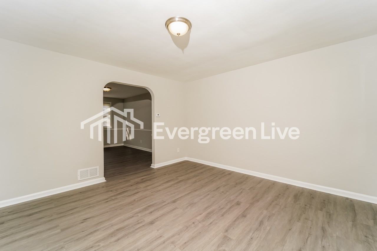 966 Saint Agnes Ln - Photo 4 of 15