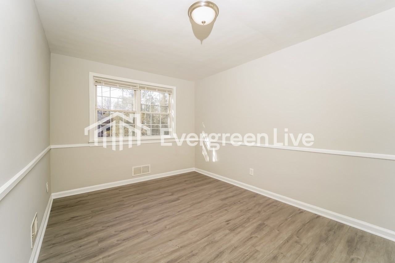 966 Saint Agnes Ln - Photo 5 of 15