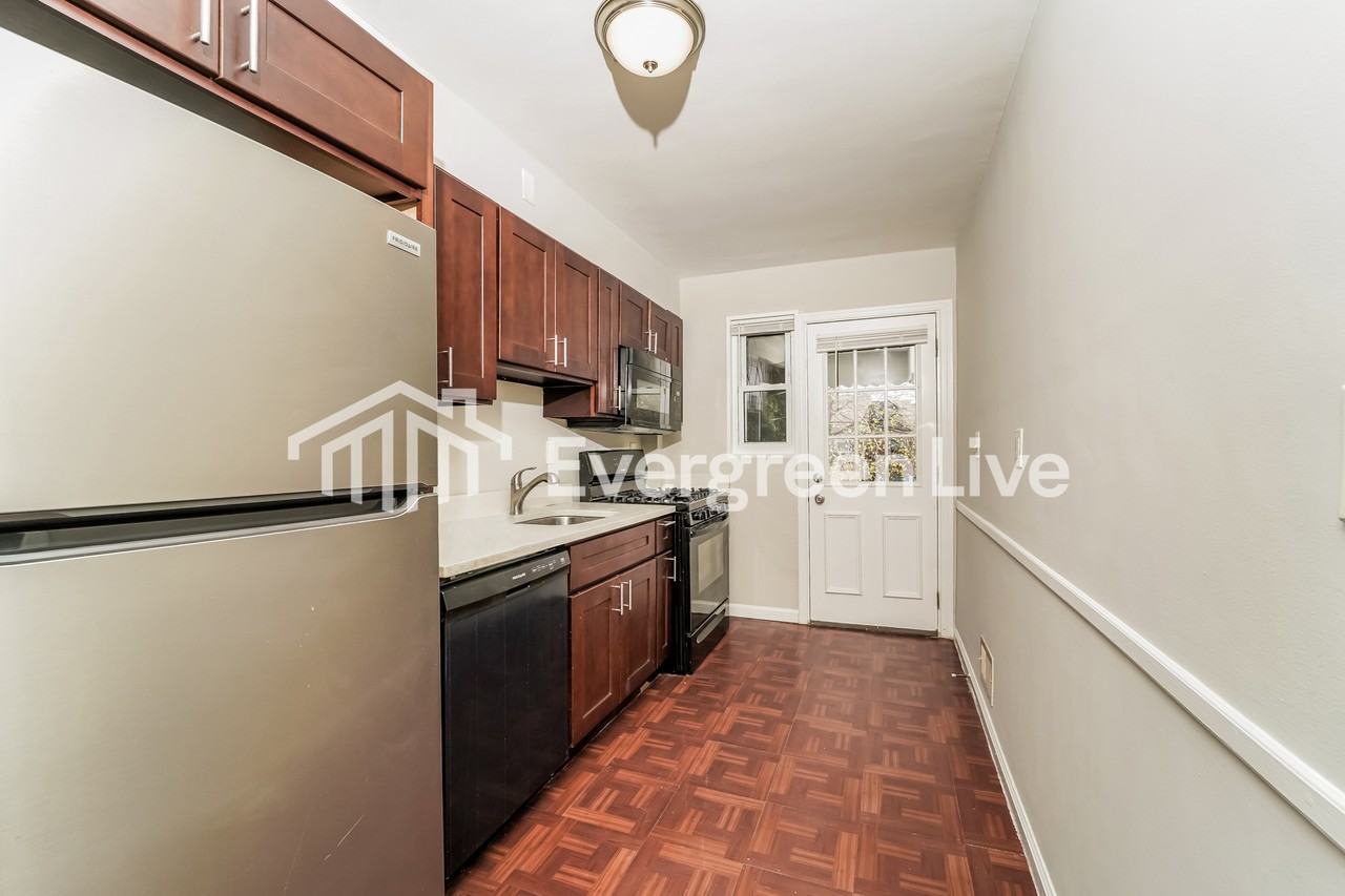 966 Saint Agnes Ln - Photo 6 of 15