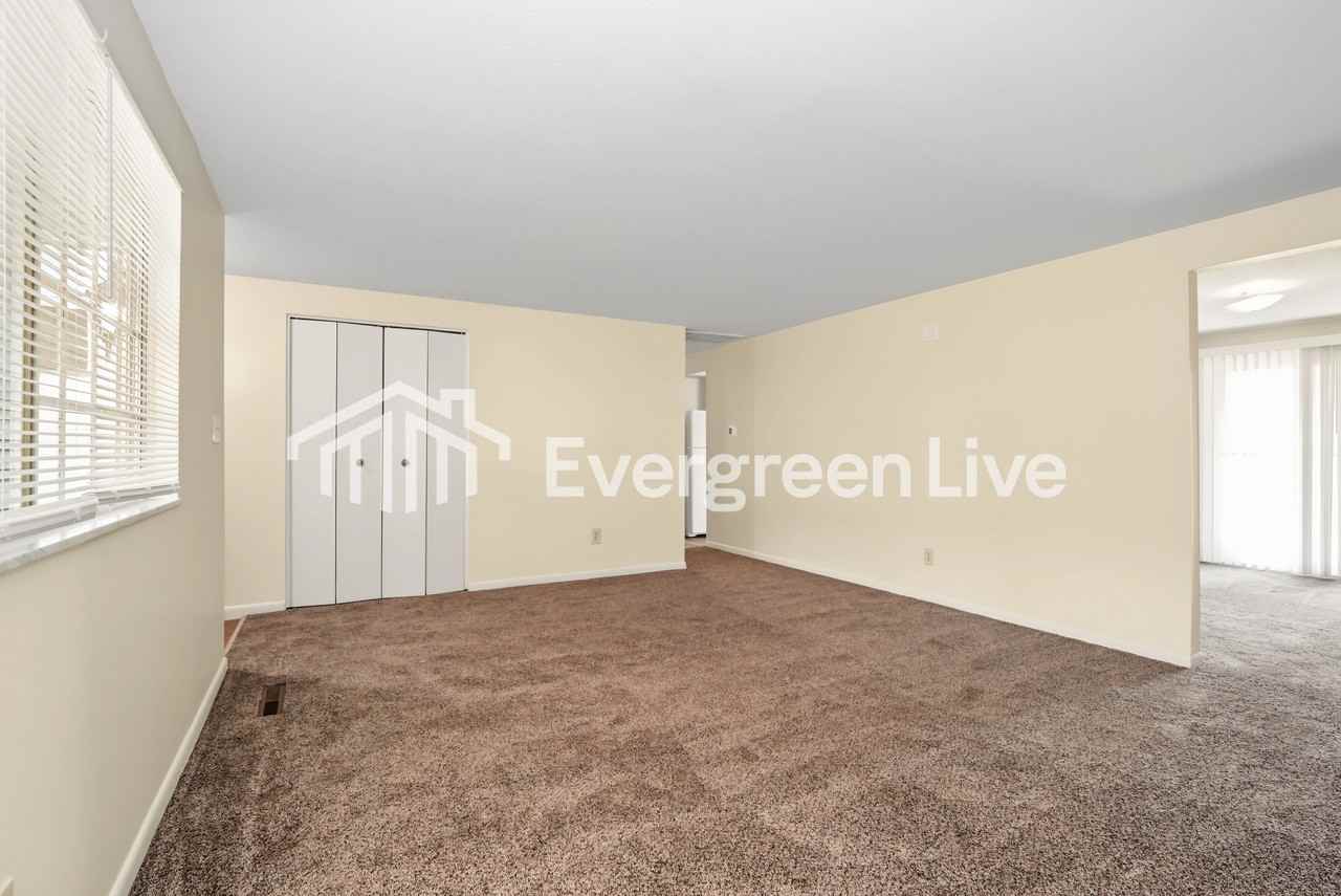 3682 Paris Blvd - Photo 3 of 15