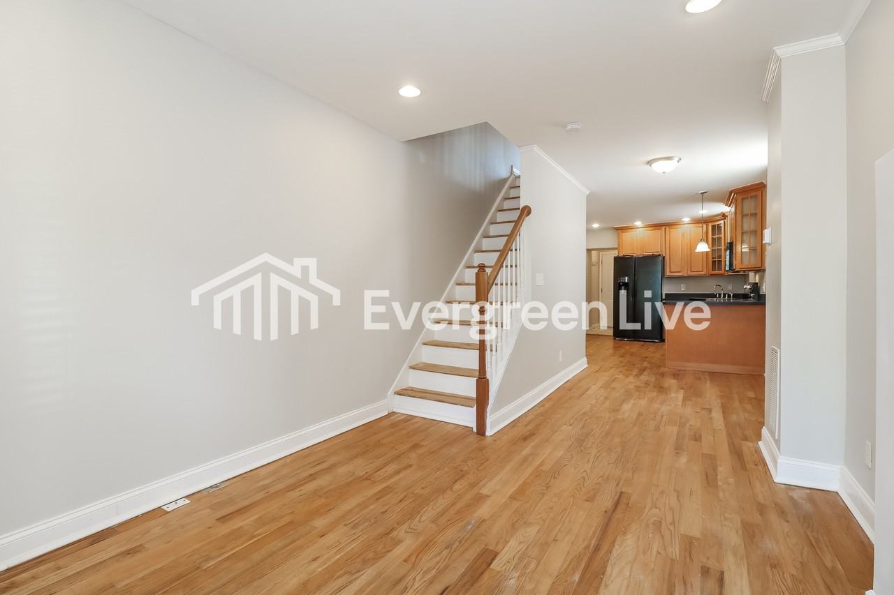401 E Gittings St - Photo 2 of 15