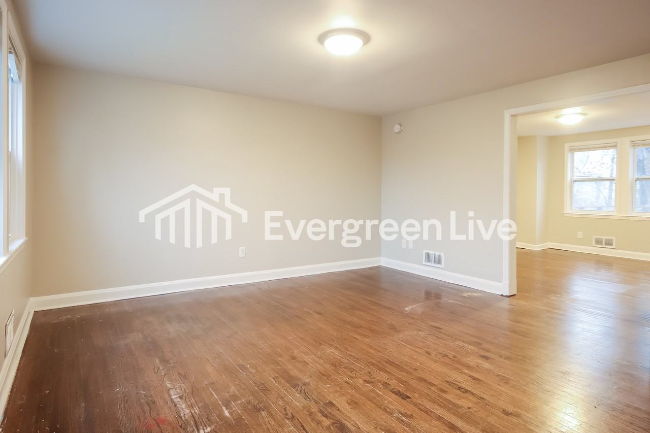 1118 Newfield Rd - Photo 2 of 15