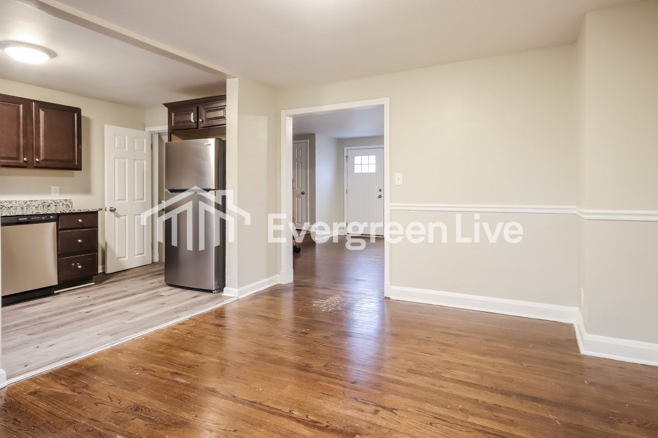 1118 Newfield Rd - Photo 5 of 15
