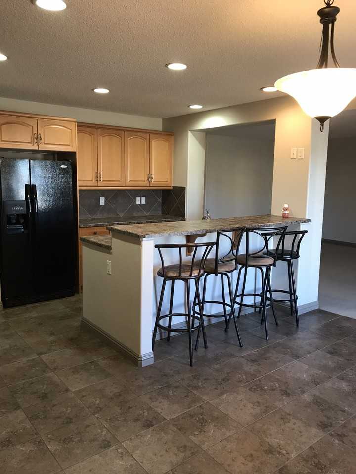 20 Becker Crescent - Photo 4 of 28