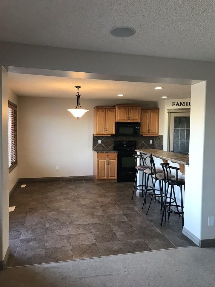 20 Becker Crescent - Photo 6 of 28