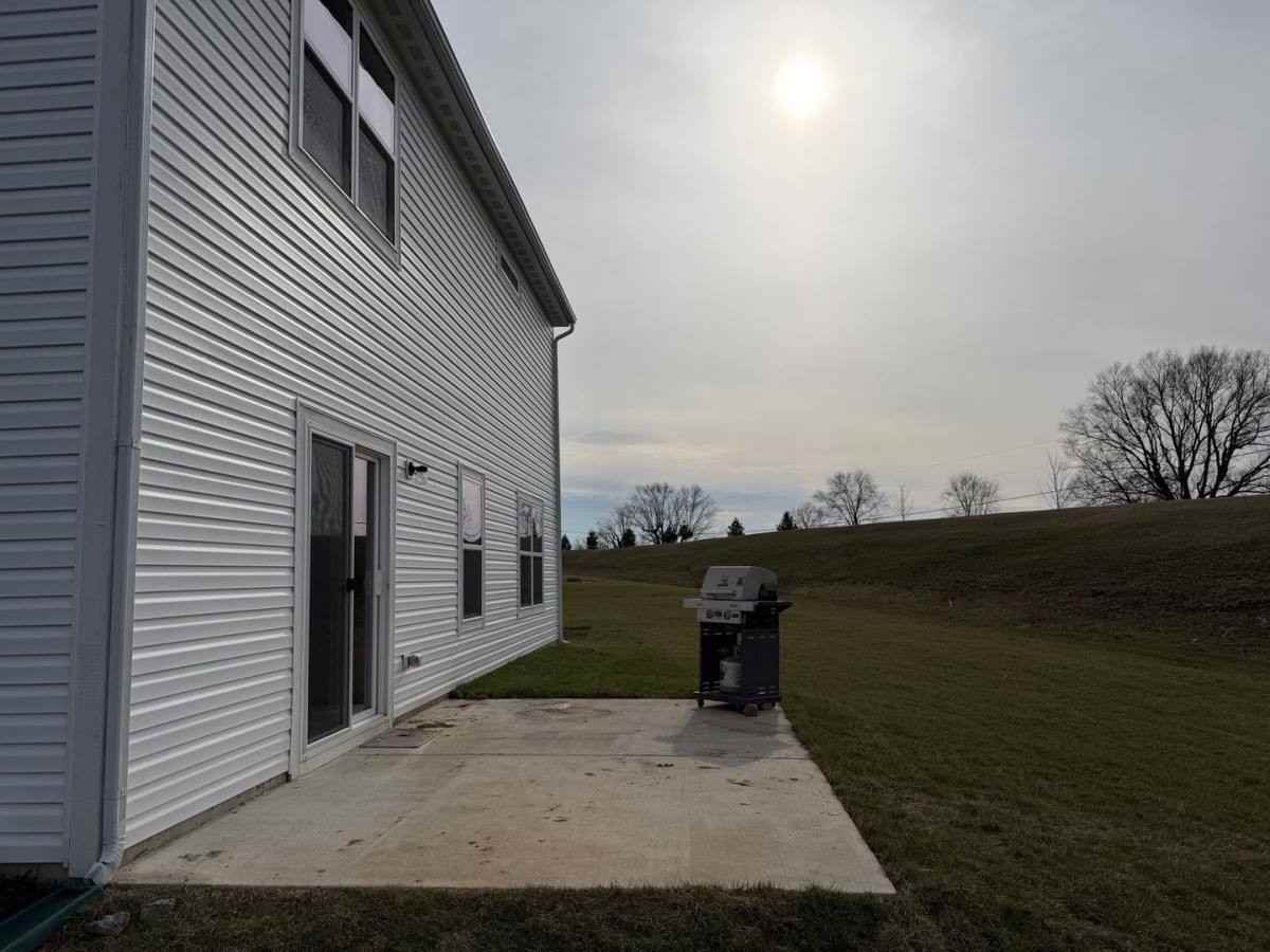 4266 Tingle Dr - Photo 2 of 10