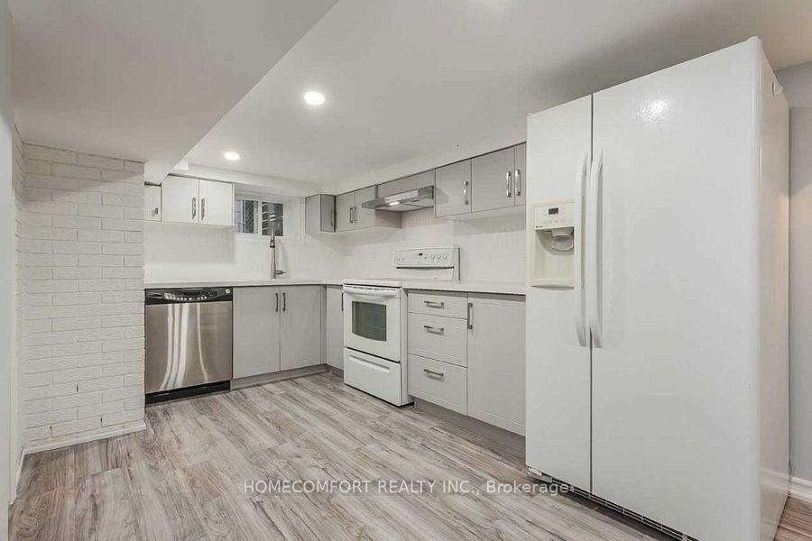 208 Manning Avenue - Photo 2 of 16