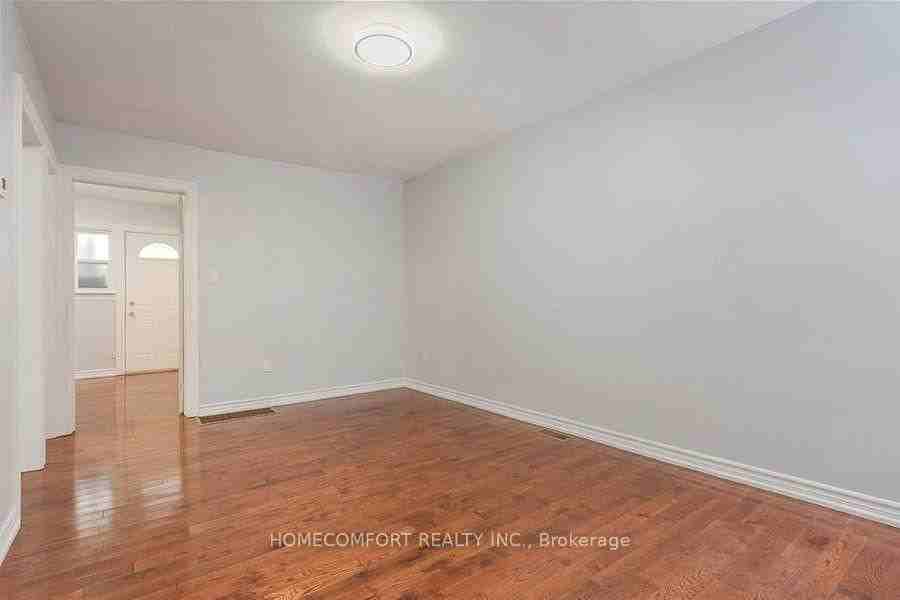 208 Manning Avenue - Photo 4 of 16