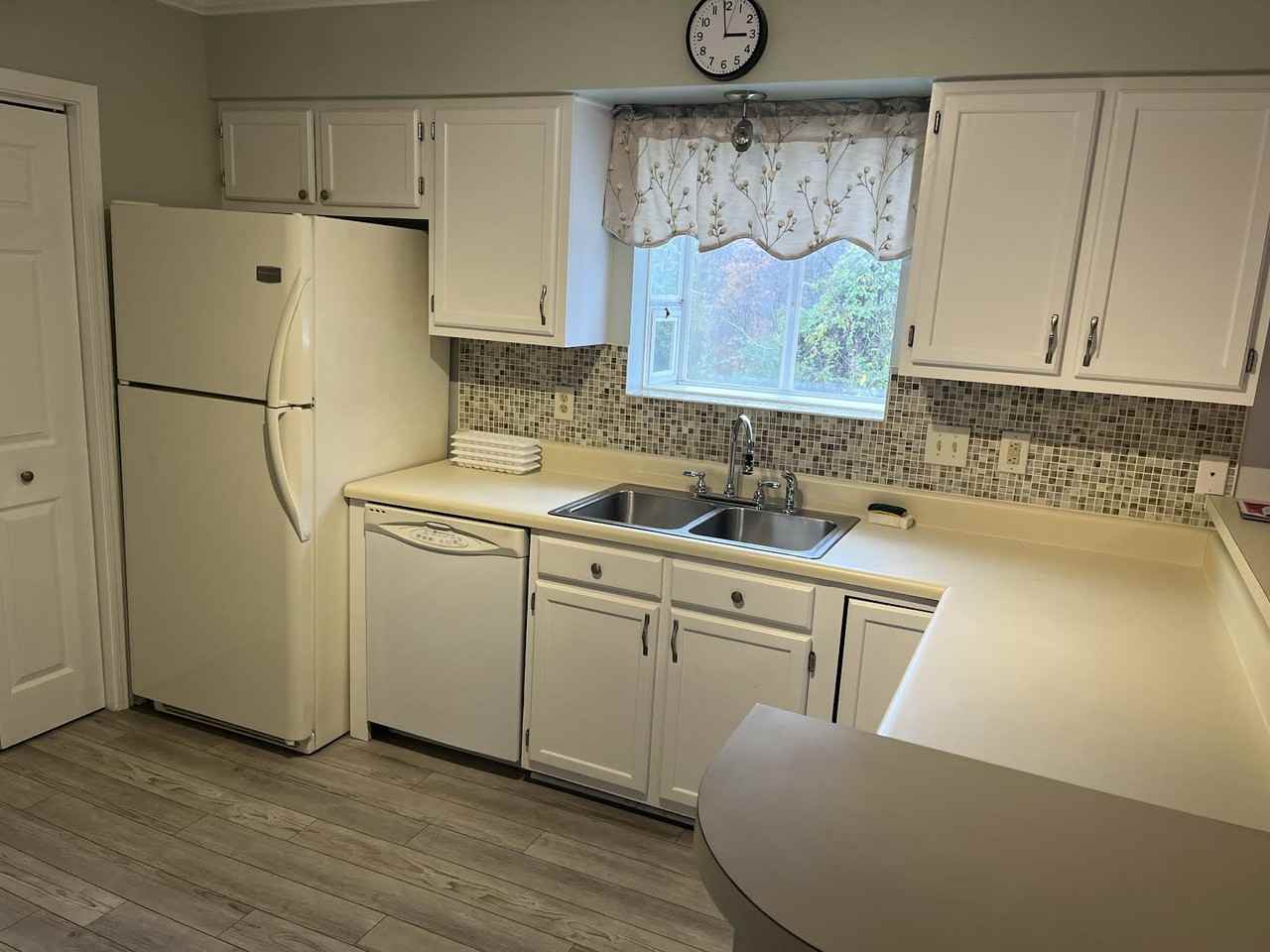 191 Frost Rd - Photo 3 of 17