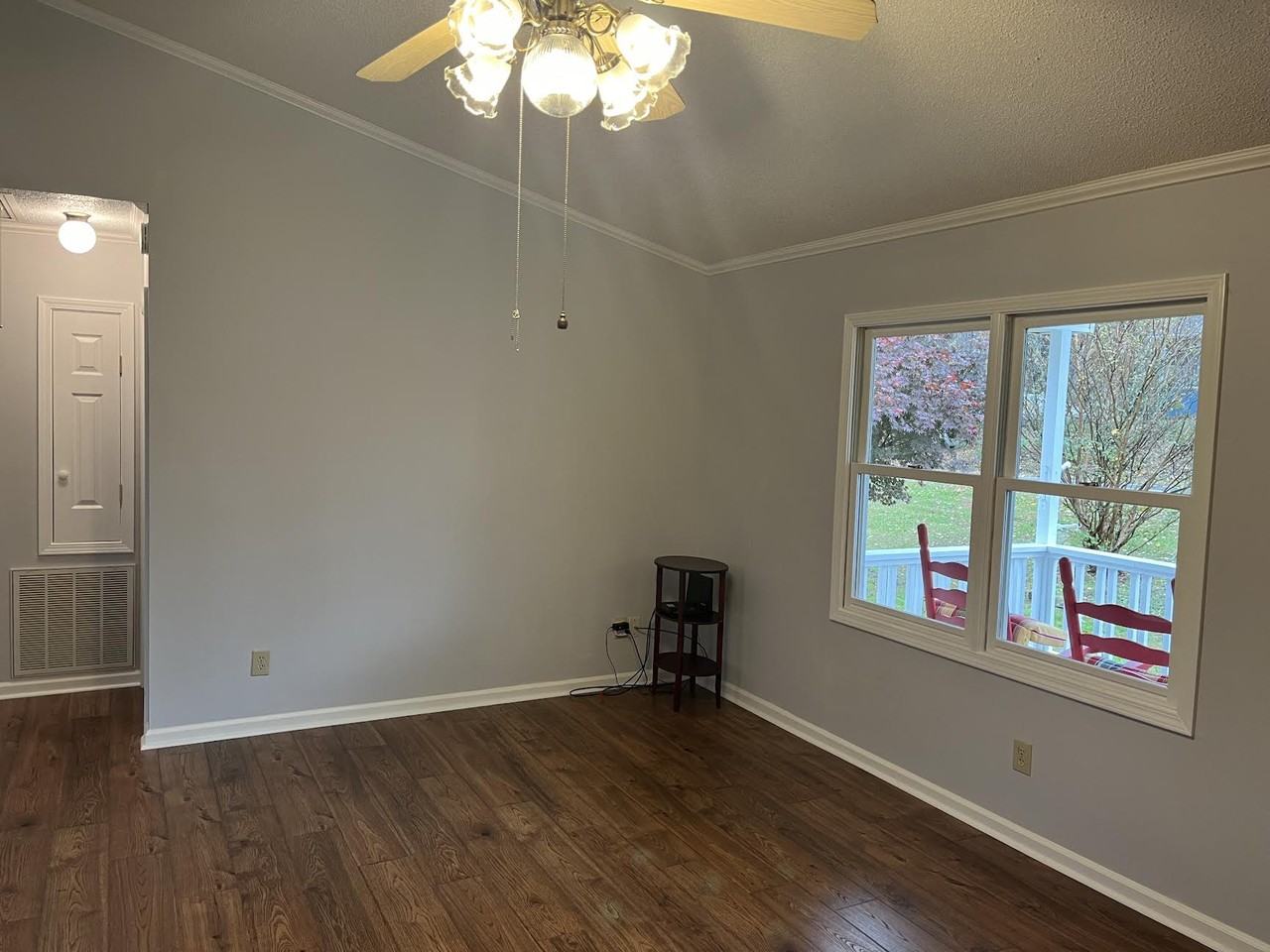 191 Frost Rd - Photo 5 of 17