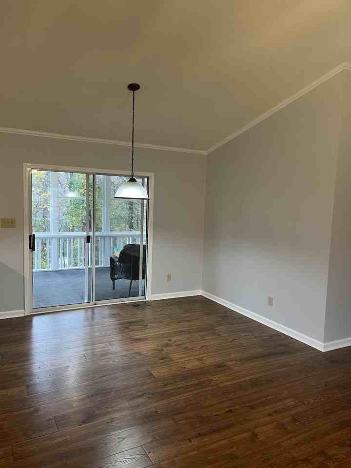 191 Frost Rd - Photo 6 of 17