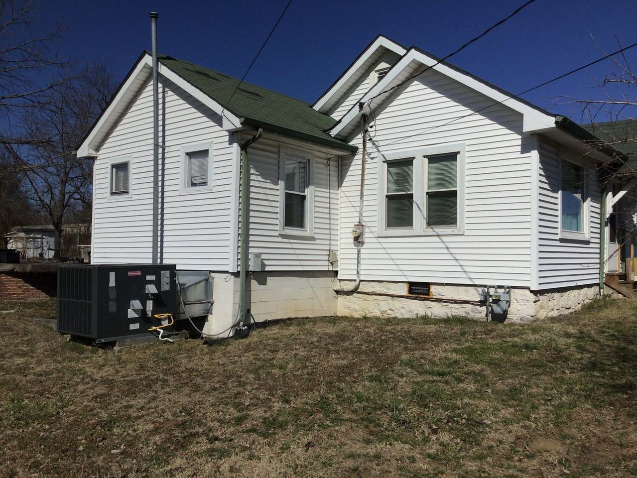 1251 S Dickerson Rd - Photo 4 of 23
