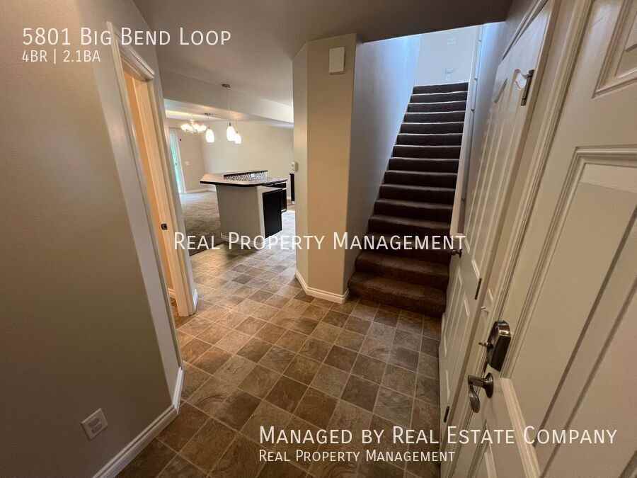 5801 Big Bend Loop - Photo 5 of 21