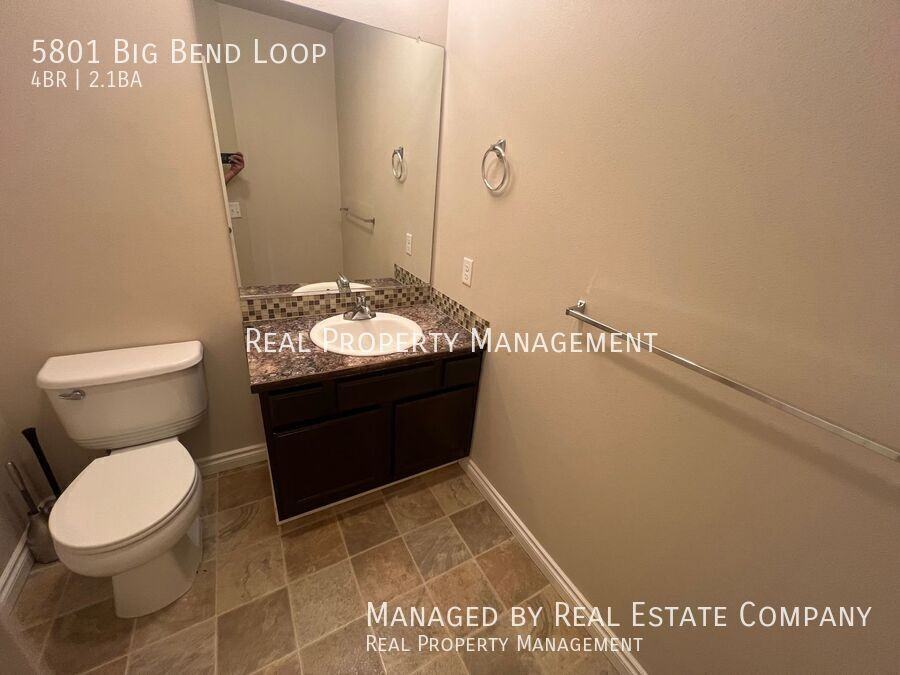 5801 Big Bend Loop - Photo 7 of 21