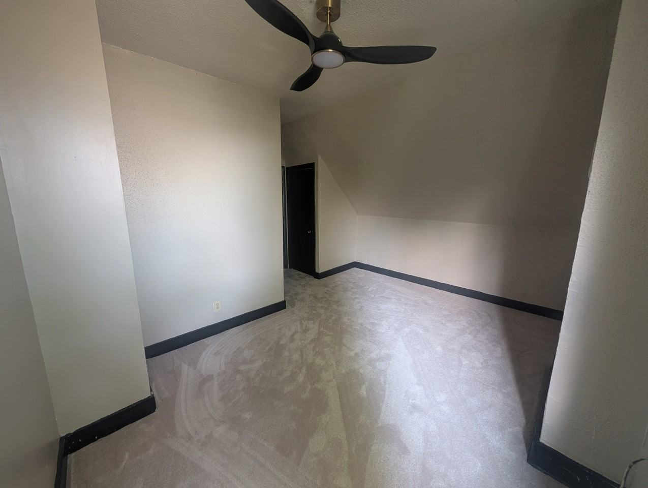 824 Windham Ave #3 - Photo 2 of 9